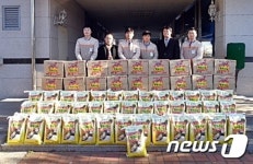 울주군 범서읍 탑마트, 사랑의 쌀·라면 전달