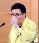 목축이는 이천일 축산정책국장