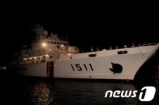 독도 해상 화재선박 생존자 탑승한 1511함