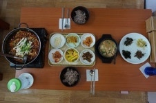 시민들이 사랑하는 푸짐한 한 끼! 태종대 한식전문점