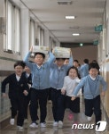 개학이 좋아! 새 교과서가 좋아!