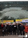대체도로 없는 서울역고가 공원화 상권 침체