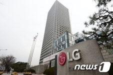 스마트폰 뛰자 LG전자 날았다 2014년 영업익 46% 증가