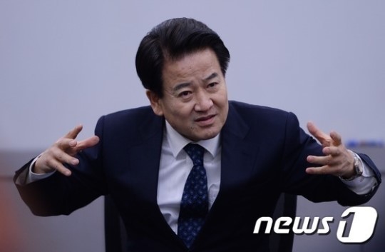 정동영 통일부 장관, 취임 첫날에 판문점 방문하여 남북 연락채널 복원 강조