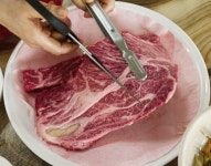 저렴한 가격에 신선한 품질 푸짐하게 즐기는 안성한우