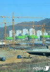 위례신도시 줄줄이 들어선 크레인