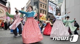 명동 한복판에서 한국의 미를 알려요!