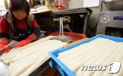 설 앞두고 분주한 떡집