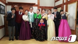 ‘불굴의 차여사’ 주역들, “새해 복 많이 받으세요~”