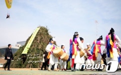 안동 풍물패의 지신밟기