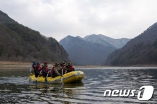 동강시스타 래프팅으로 봄을 맞아요