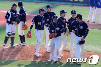 두산 2015 프로야구 시범 경기 첫승 신고