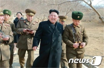北 김정은, 동해 방어초소 시찰…김여정 동행