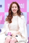 한지민, 봄을 부르는 순백의 요정