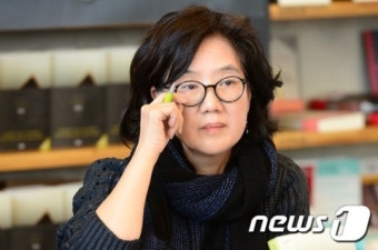 '제국의 위안부' 박유하 교수, 오에 겐자부로 신간 번역