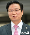 인천지방경찰청에서 강연하는 김용판 전 청장