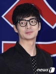 김준, 안경으로 지성미 up