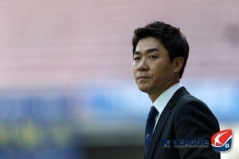 윤정환 감독, “재미없는 경기, 팬들에게 죄송”