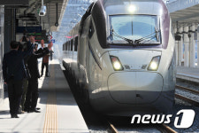 KTX포항역 첫 손님들 반갑습니다