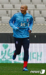 마지막 경기 준비하는 차미네이터