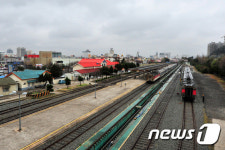 마지막 열차 준비하는 포항역