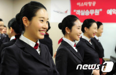 [화보]이스타항공 새내기 승무원 교육 현장…천사들의 수업