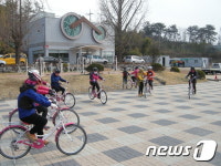 자전거타기~수리까지 무료로…군산시, 자전거 초보교실 운영