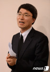 운암계기카센타 박준식 | 브리핑하는 박준호 전 경남기업 홍보상무