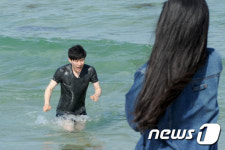해수욕은 아직입니다