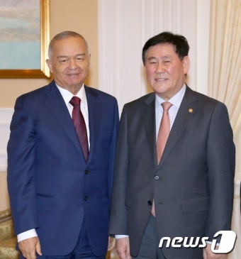 최경환 부총리, 우즈베키스탄 대통령 면담
