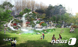 자연석 폭포 어우러진 원주 학성근린공원, 7월 개장
