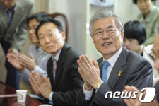 문재인 대표 분열되지 않고 뭉치겠습니다