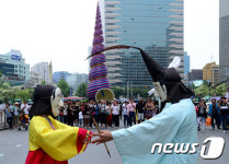 청계광장에서 펼쳐진 관노가면극