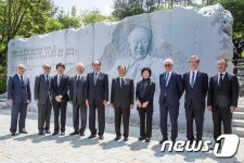 포니정 故 정세영 명예회장 추모조형물 제막식