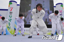 [화보]경북 포항 장량동서 흥겨운 마을축제
