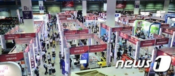 북적이는 월드 IT 쇼 2015