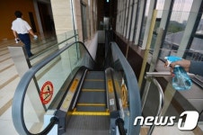 구석구석 소독하는 양재동 L타워