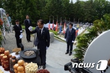 [화보]현충일, 강원도 춘천 우두산 충열탑 추념식