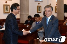 6월항쟁 28주년 기념식 찾은 문재인