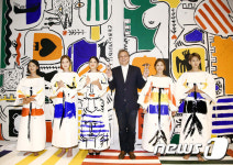 까스텔바쟉의 아트 퍼포먼스