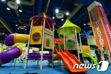 조경박람회에 전시된 놀이시설물