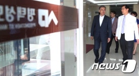 문재인 대표, 평택성모병원 방문