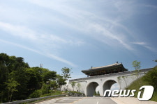 함양 ‘지리산 제일문’,10년만에 재단장