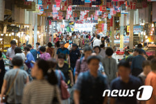 시민·관광객 붐비는 전통시장 메르스 주춤