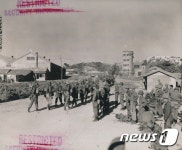 내륙으로 이동하는 미 제1기갑사단