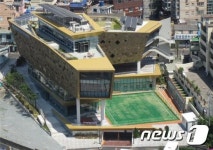 어르신들 오세요…부산 다사랑복합문화예술회관 개관