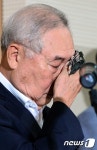 김영기 총재 질문에 땀이 주르륵