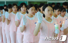 촛불 들고 선서