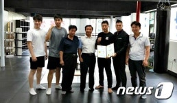 한국 킥복싱 전통 잇는다…월드스타 수원 체육관 개관