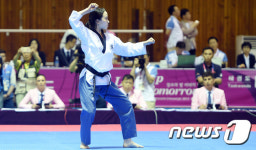 양한솔, U대회 여자 태권도 첫 금